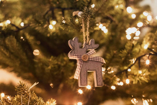 Scented DIY Holiday Decor: Craft Your Own Fragrant Ornaments