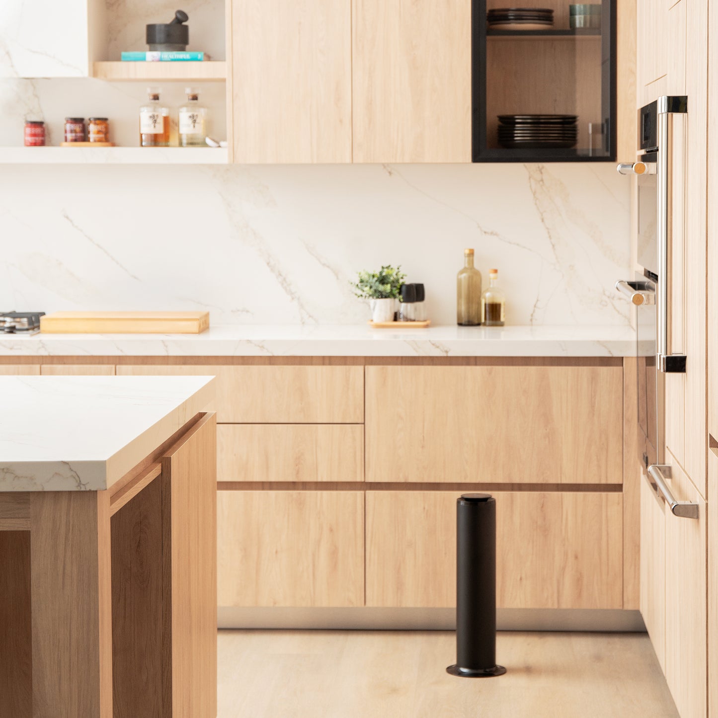 AE Tower 2000 - Black