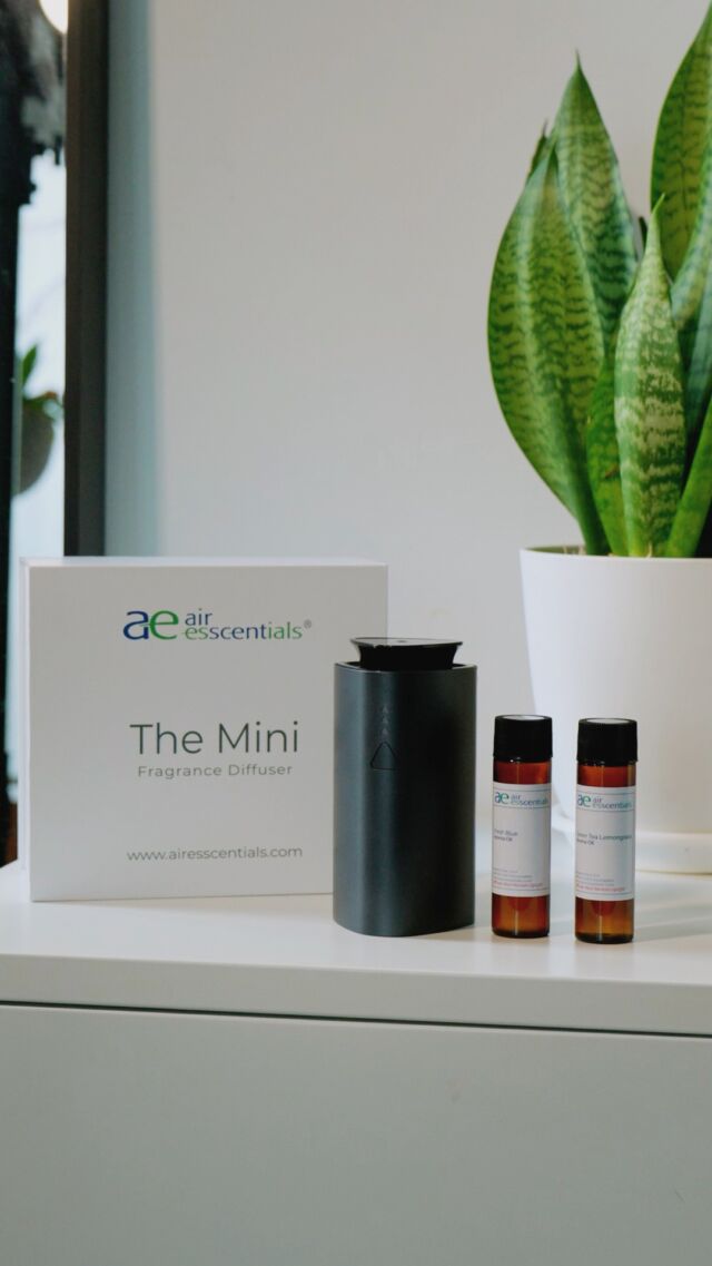 Diffuse your favorite scent at the touch of a button with The Mini.

The Mini covers 300 square feet with fragrance and the gift set includes two 30mL fragrances of your choice.

Shop The Mini Gift Set now at our profile link.
.
.
#giftset #fragranceset #diffusers